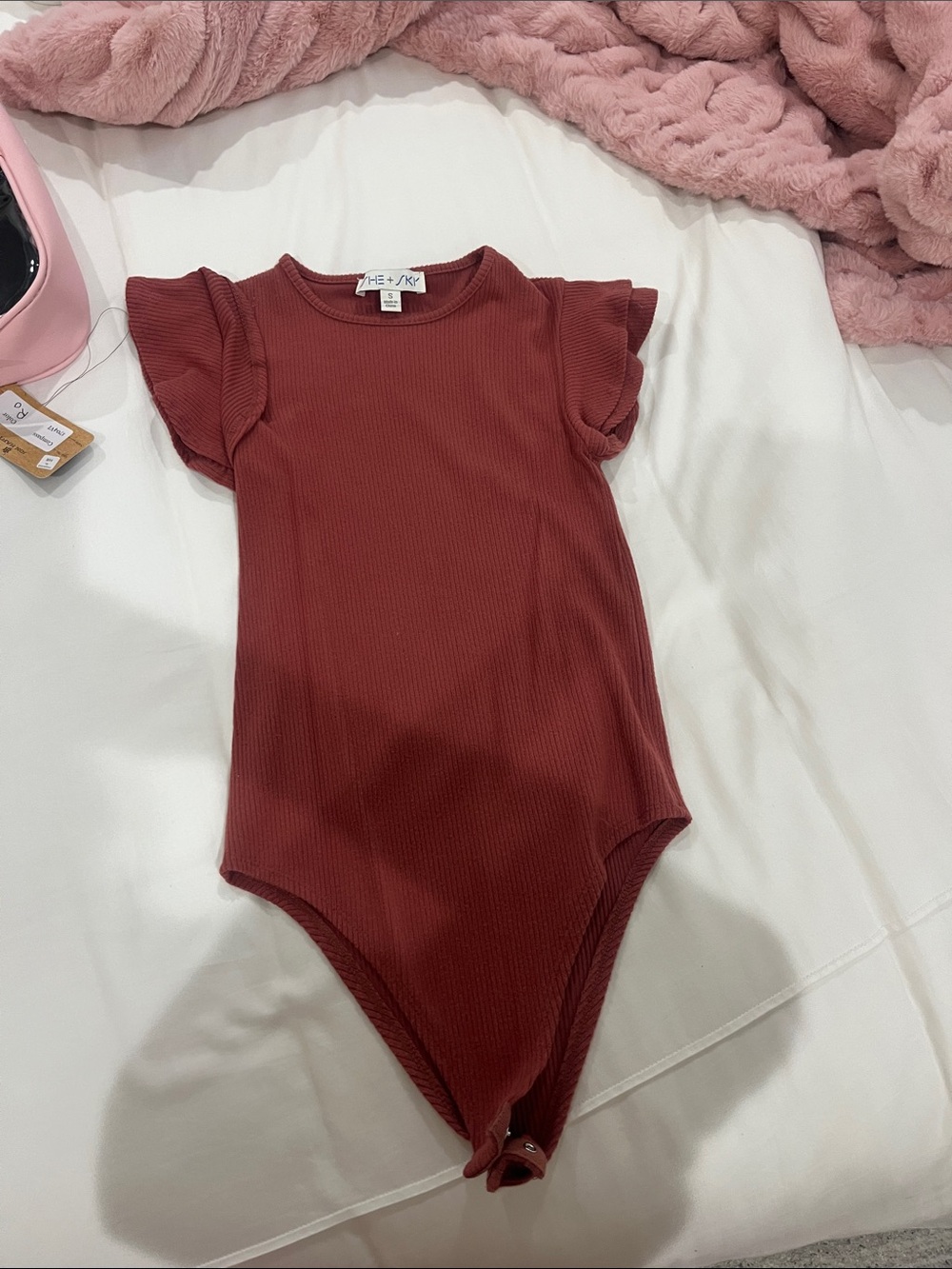 Ribbed Flutter-Sleeve Bodysuit in Rust
